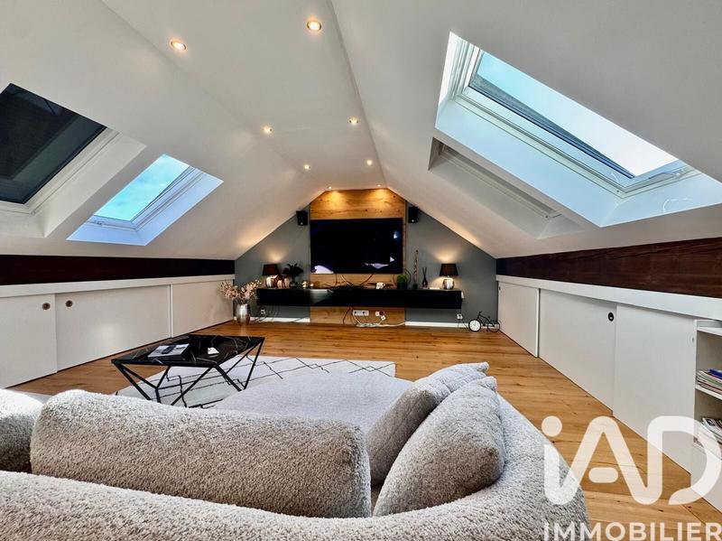 Maison - 197 m² - 7 pièces