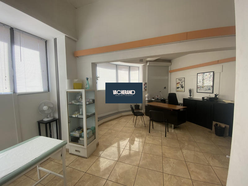 Local commercial - 254 m²