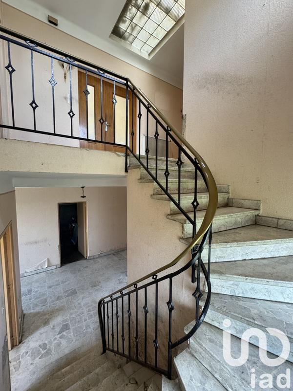 Maison - 210 m² - 9 pièces