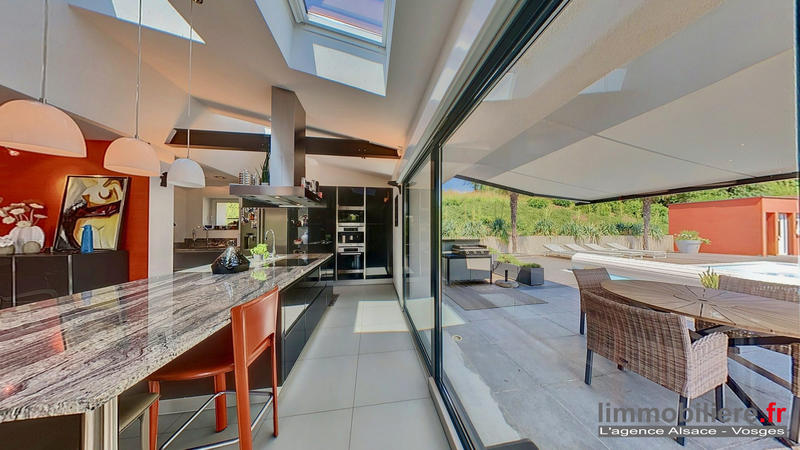 Maison contemporaine - 270 m² - 5 pièces