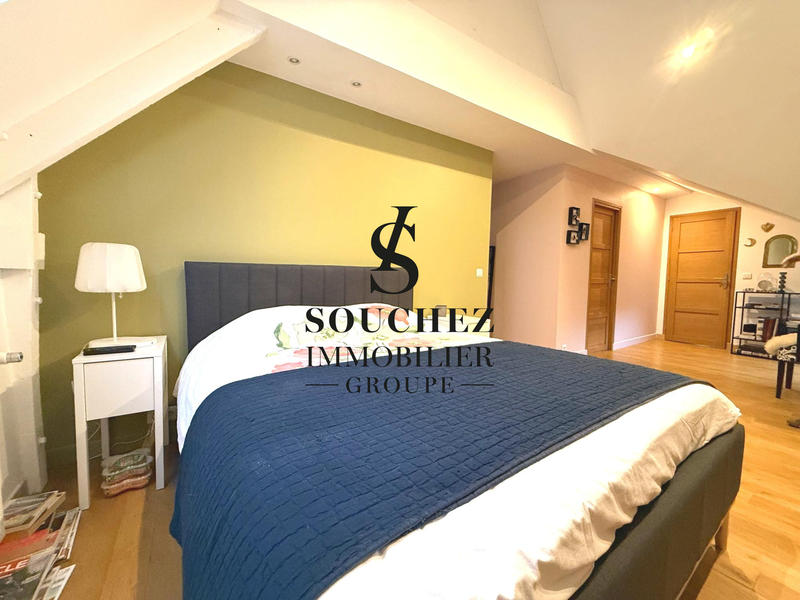 Maison - 250 m² - 8 pièces