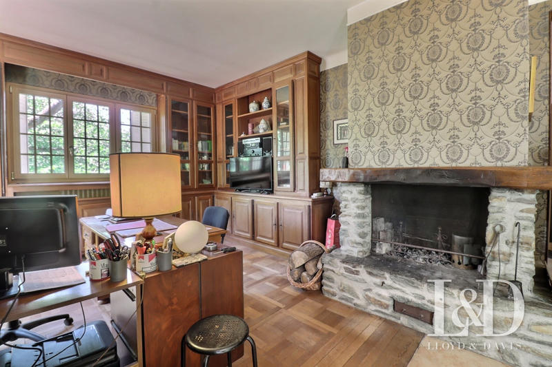 Maison - 425 m² - 14 pièces