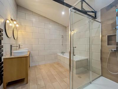 Maison - 140 m² - 4 pièces