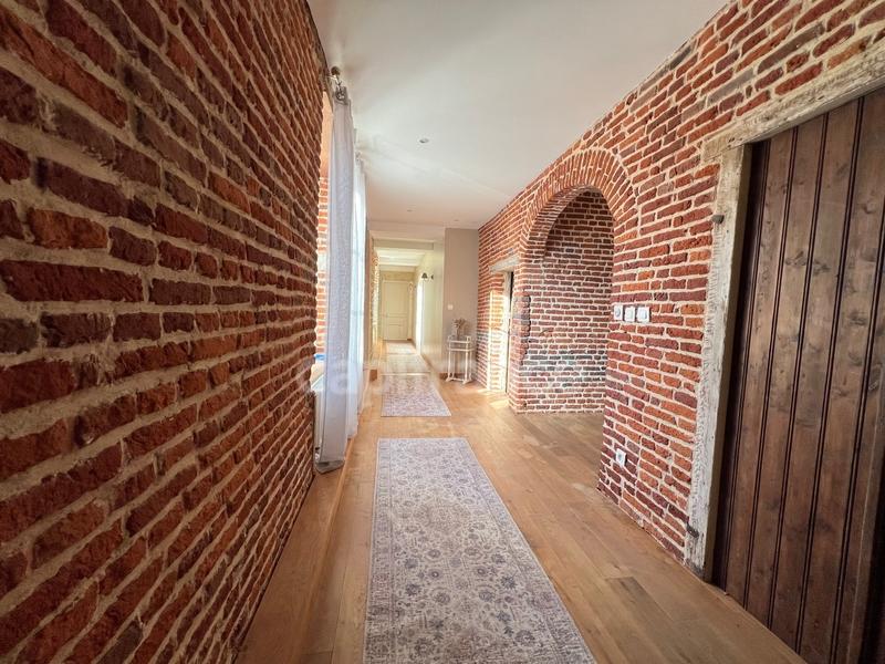 Propriété - 468 m² - 17 pièces