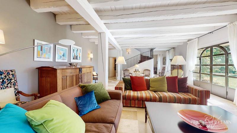 Demeure - 413 m² - 14 pièces