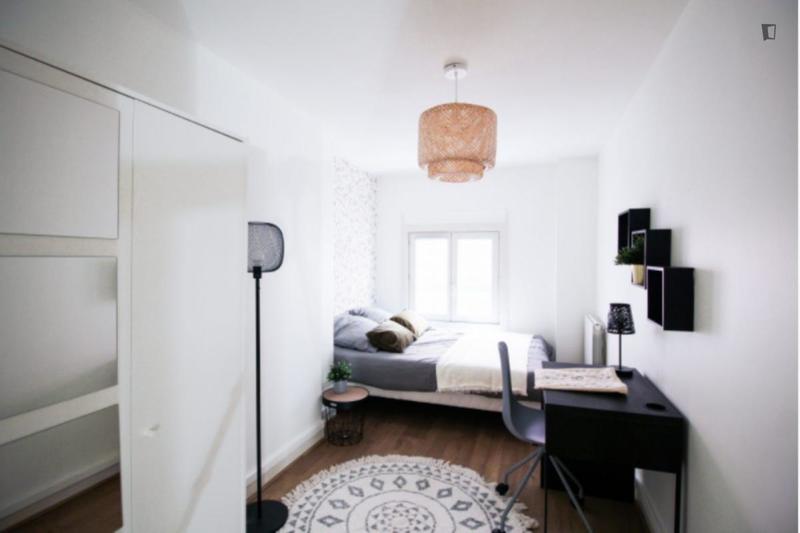 Chambre - 11 m² - 5 pièces