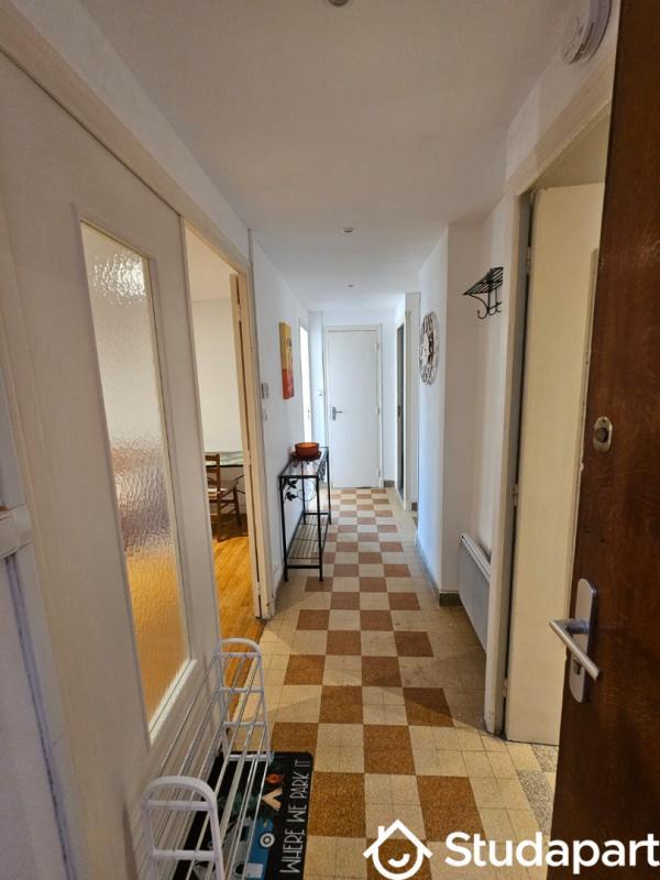 Chambre - 9 m² - 1 pièce