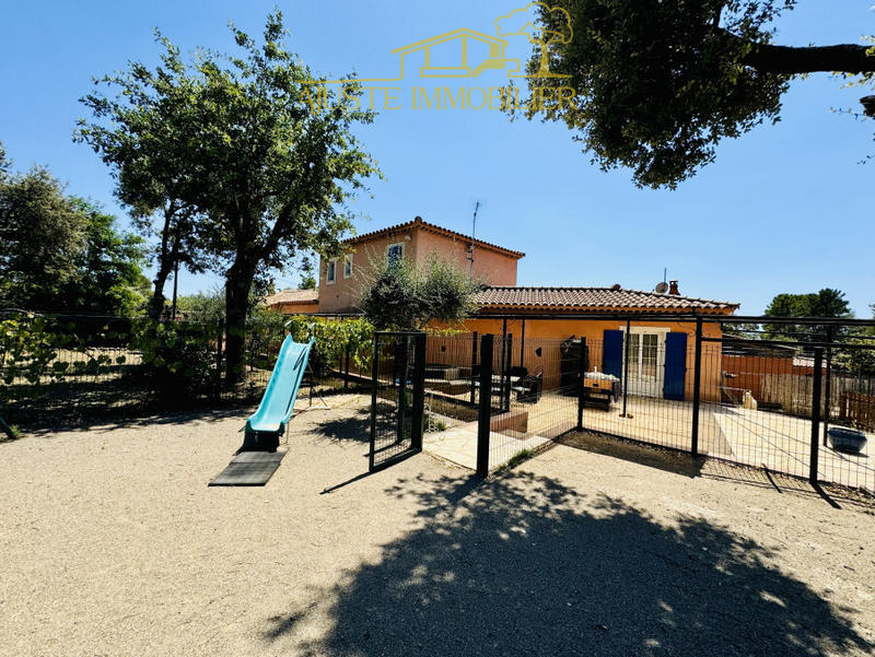 Maison - 310 m² - 10 pièces