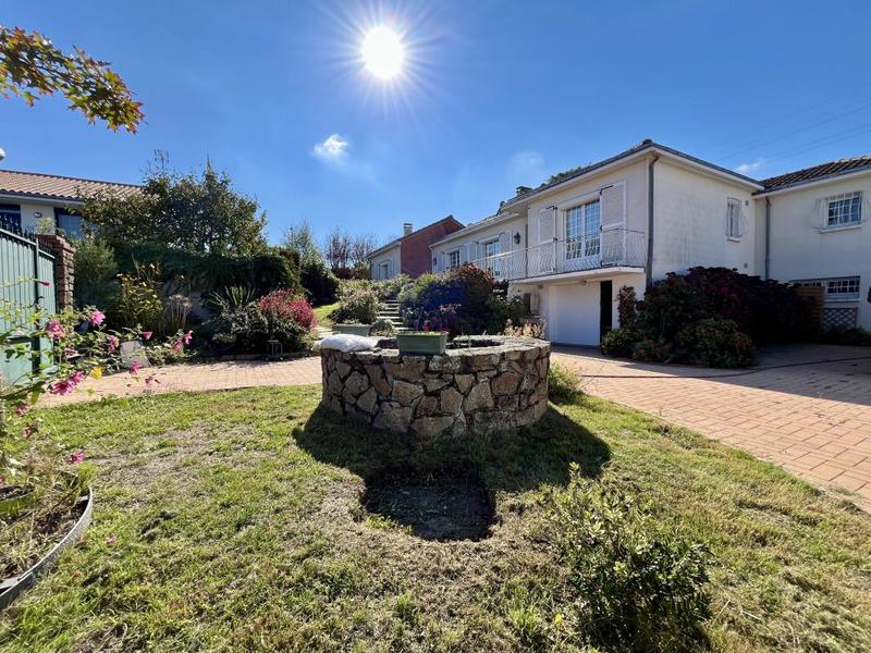 Maison - 151 m² - 6 pièces