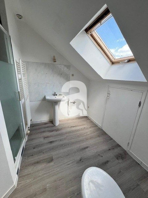 Appartement - 99 m² - 5 pièces