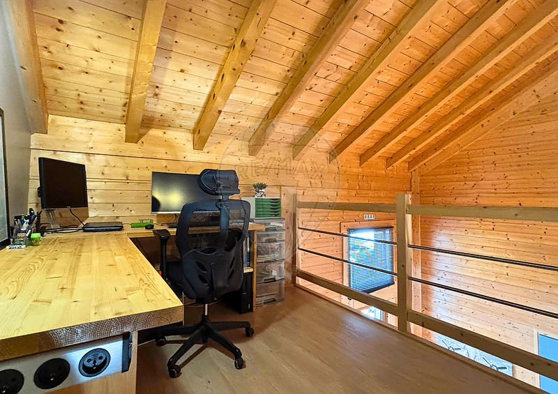 Maison - 201 m² - 7 pièces