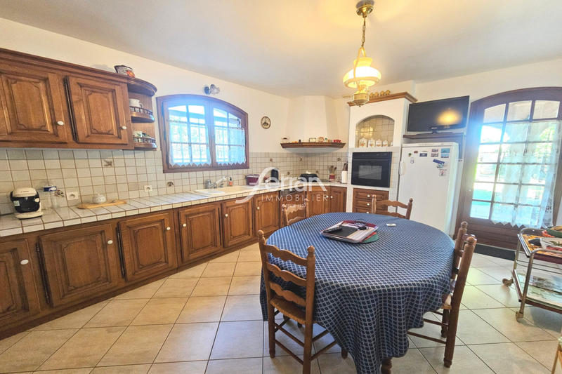 Maison - 186 m² - 7 pièces