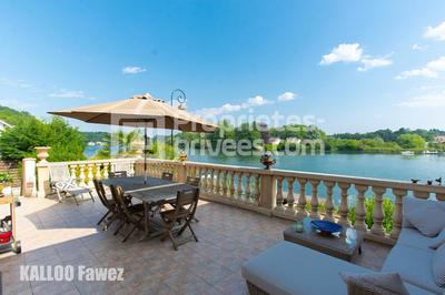 Maison - 222 m² - 8 pièces