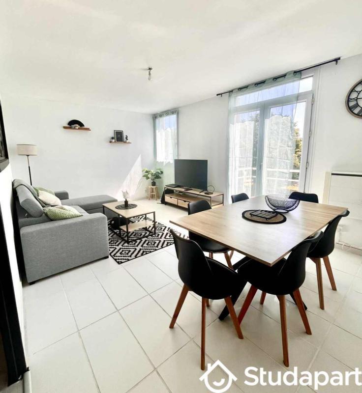 Chambre - 9 m² - 1 pièce