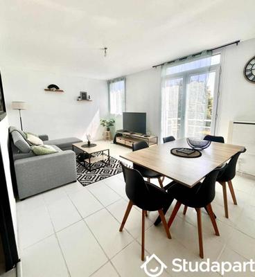 Chambre - 9 m² - 1 pièce