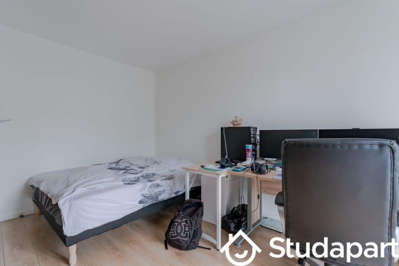 Chambre - 104 m² - 1 pièce