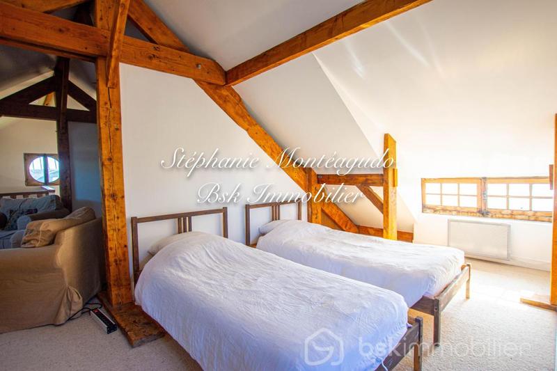 Demeure - 243 m² - 7 pièces