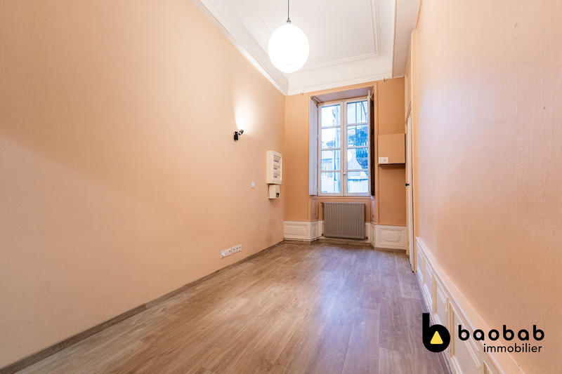 Appartement - 140 m² - 5 pièces