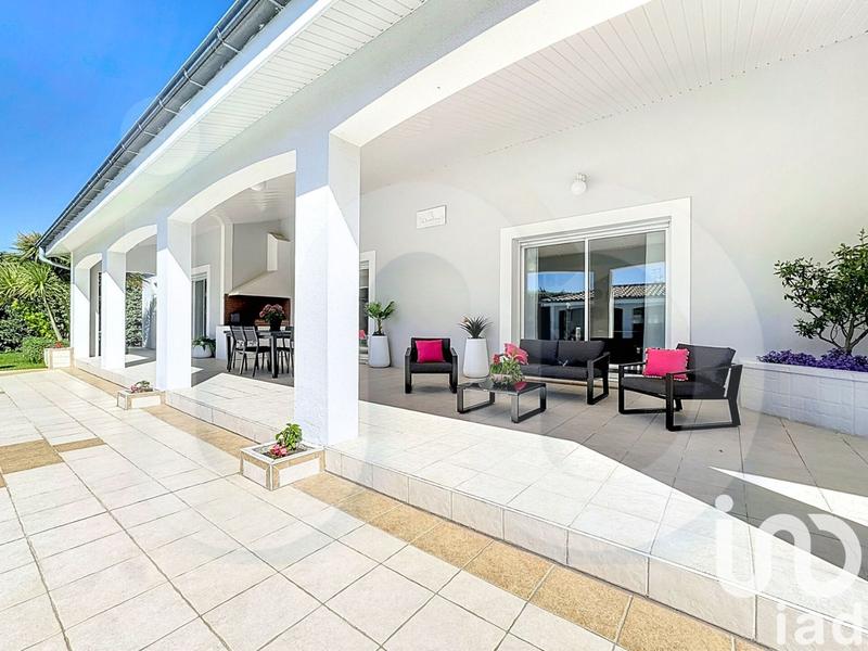 Maison - 285 m² - 7 pièces