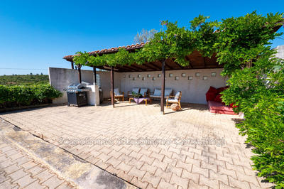 Maison - 234 m² - 9 pièces