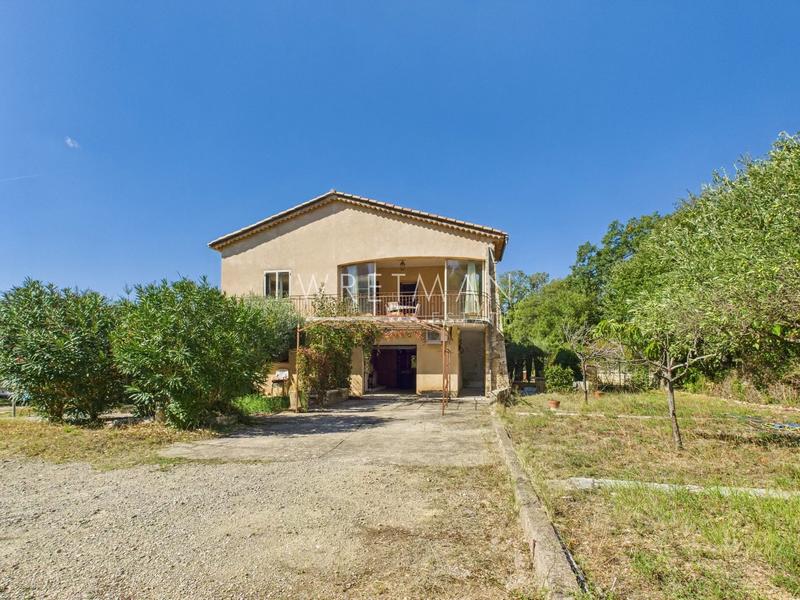 Villa - 192 m² - 8 pièces