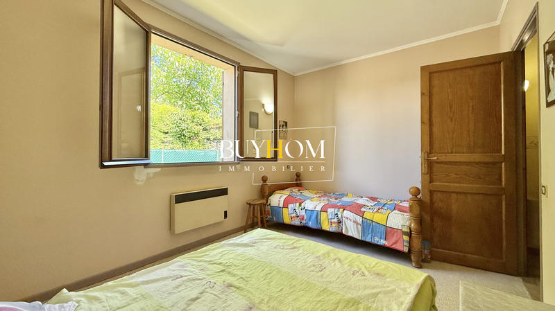 Maison - 220 m² - 9 pièces