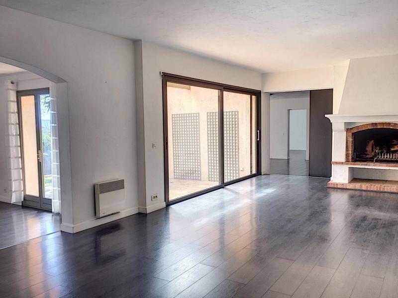 Villa - 209 m² - 5 pièces