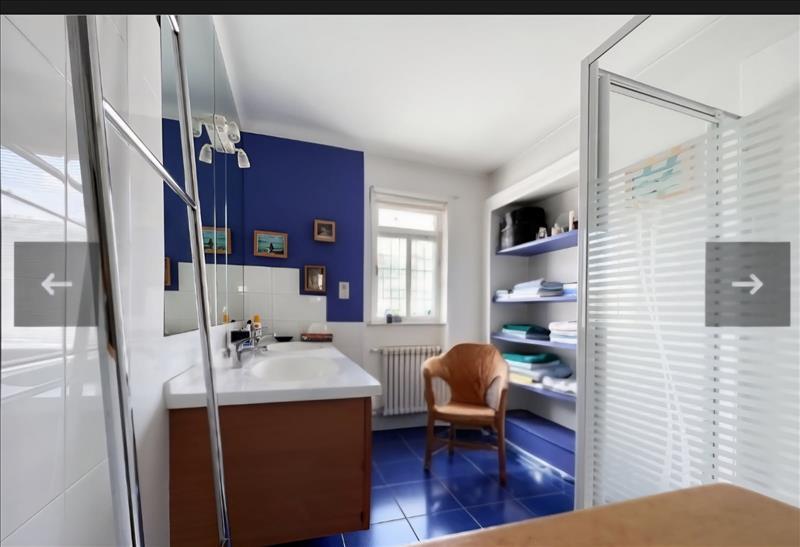 Demeure - 204 m² - 8 pièces