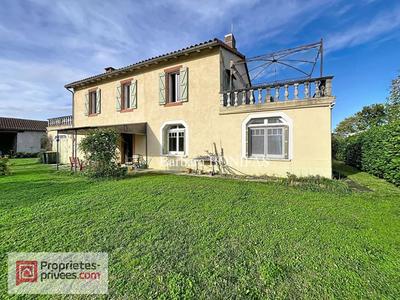 Maison - 200 m² - 8 pièces