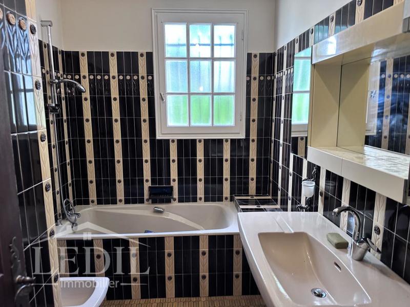 Maison - 95 m² - 3 pièces