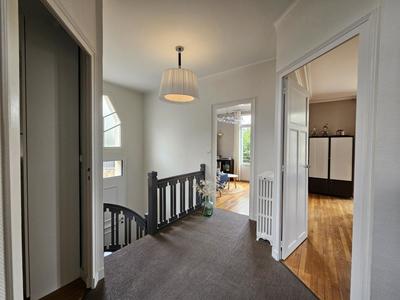 Maison - 251 m² - 10 pièces