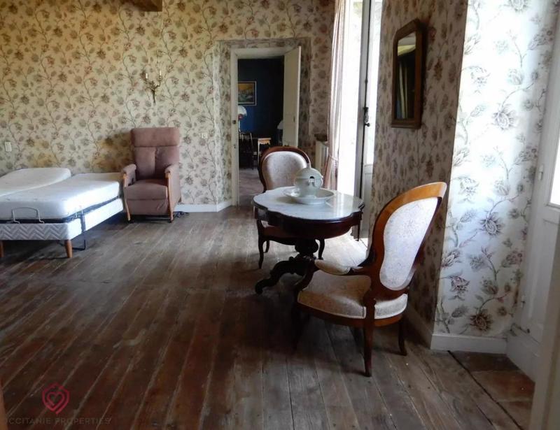 Demeure - 303 m² - 10 pièces