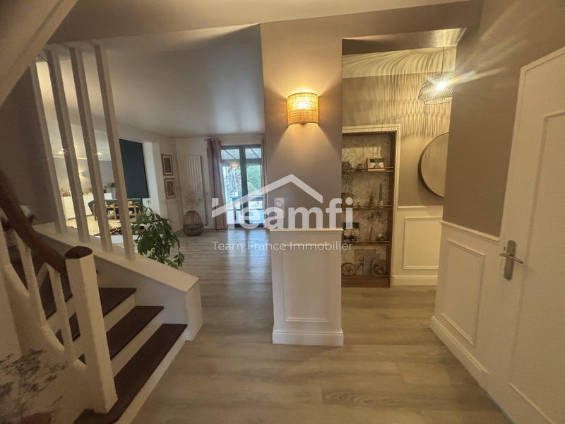 Maison - 255 m² - 7 pièces