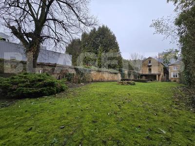 Maison - 260 m² - 10 pièces