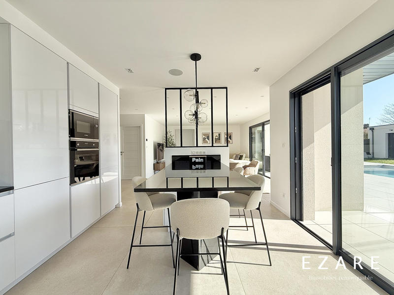 Maison - 180 m² - 6 pièces