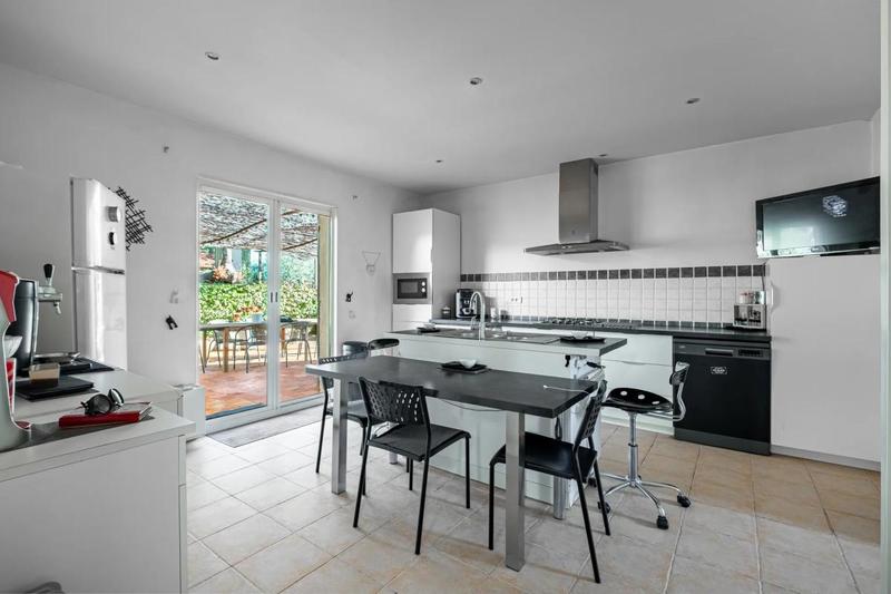 Maison - 180 m² - 5 pièces