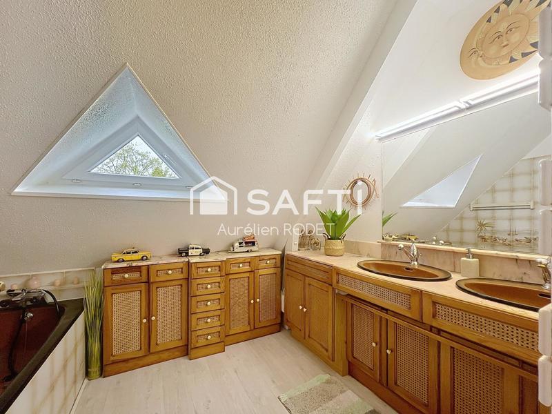 Maison - 153 m² - 9 pièces