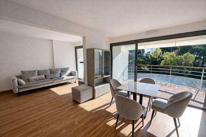 Appartement - 147 m² - 5 pièces