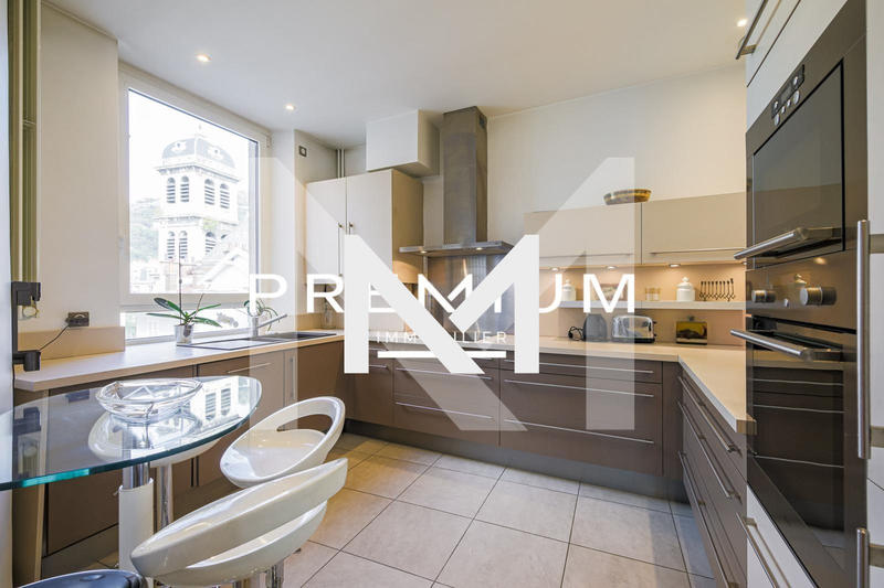 Appartement - 121 m² - 4 pièces