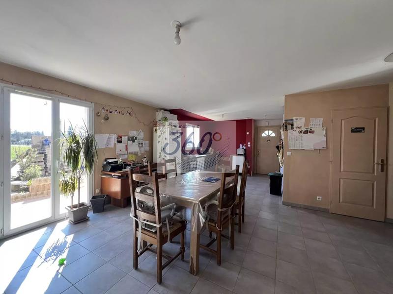 Maison - 96 m² - 5 pièces