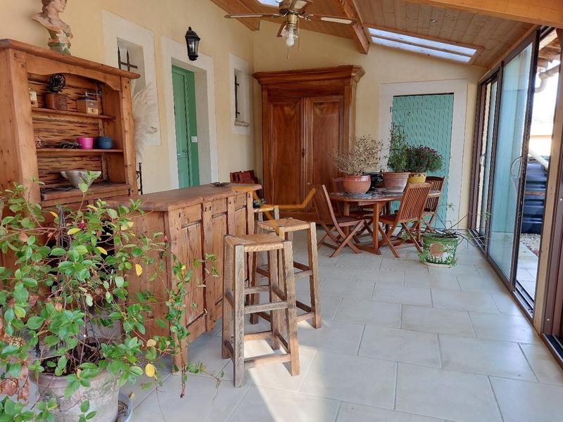 Villa - 237 m² - 7 pièces