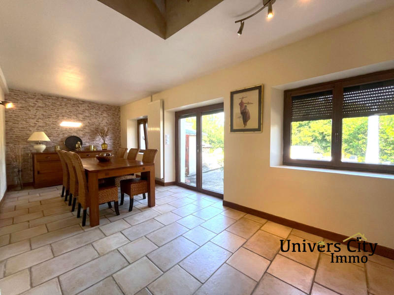 Maison - 176 m² - 8 pièces