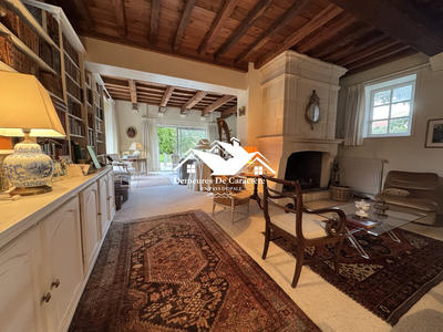 Maison - 259 m² - 6 pièces