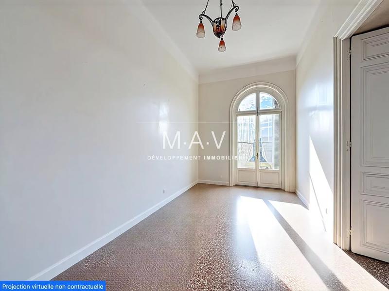 Appartement - 150 m² - 5 pièces