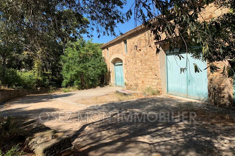 Maison - 3 500 m² - 20 pièces