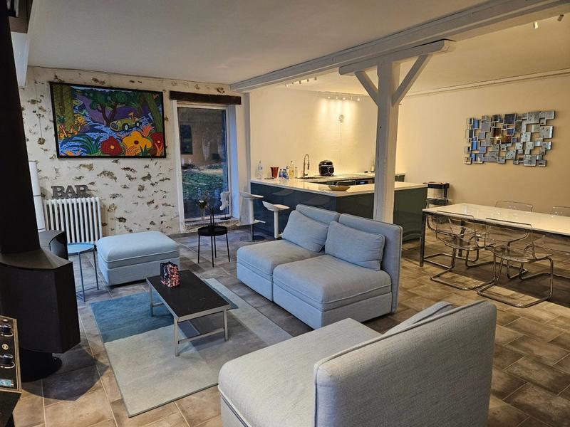 Maison - 375 m² - 15 pièces