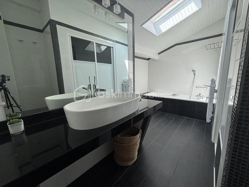 Maison traditionnelle - 152 m² - 6 pièces