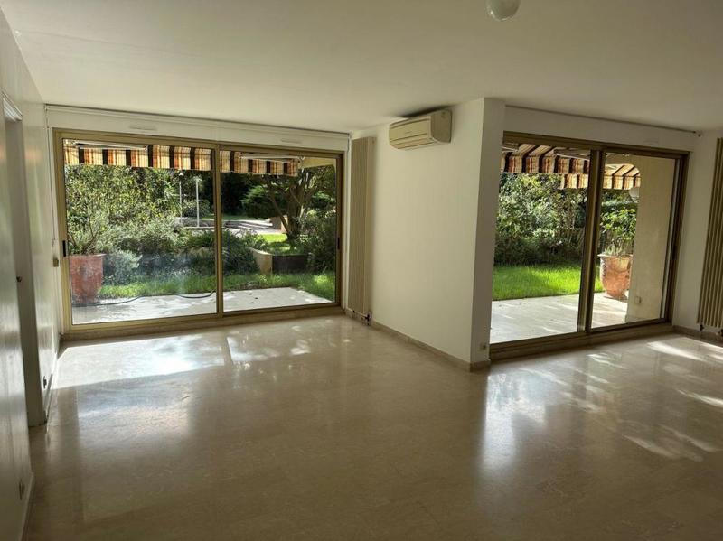 Appartement - 160 m² - 6 pièces