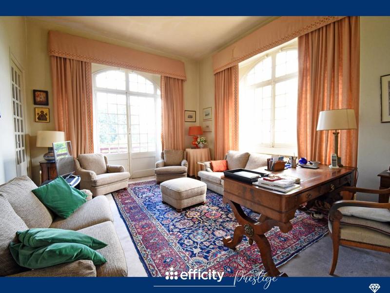 Maison - 450 m² - 16 pièces