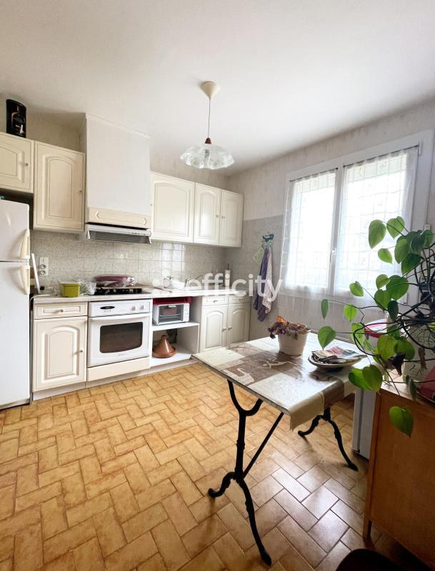 Pavillon - 180 m² - 8 pièces